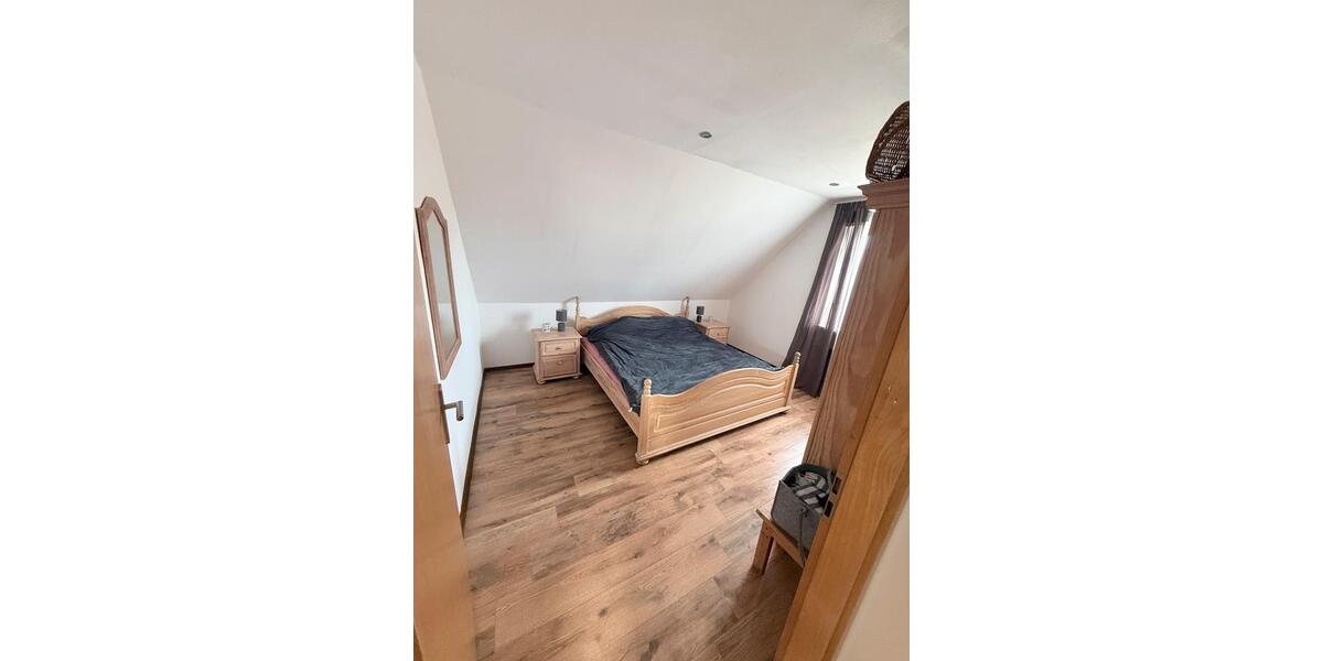 Dachgeschoßwohnung Hohn - 3 Zimmer, 76 m&sup2;, 700&euro; | Angebot:24842401