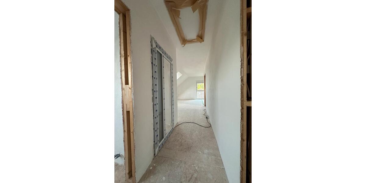 Dachgeschoßwohnung Brey - 3 Zimmer, 80 m&sup2;, 1.100&euro; | Angebot:26693598