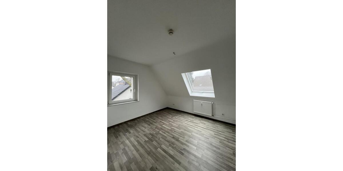 Dachgeschoßwohnung Bottrop Batenbrock - 3.5 Zimmer, 46 m&sup2;, 430&euro; | Angebot:26644016