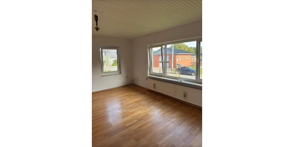 Erdgeschoßwohnung Pronstorf - 4 Zimmer, 100 m&sup2;, 1.150&euro; | Angebot:25901407