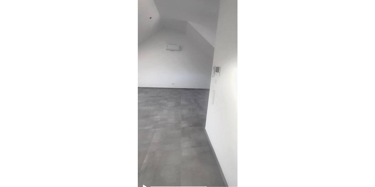 Dachgeschoßwohnung Mettlach - 3 Zimmer, 70 m&sup2;, 900&euro; | Angebot:25553127