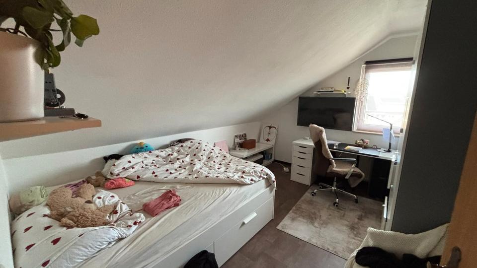 Dachgeschoßwohnung Wenden - 4 Zimmer, 88 m&sup2;, 750&euro; | Angebot:26518343