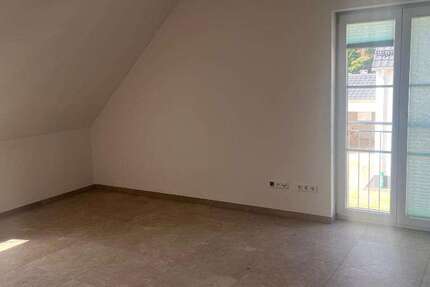 Wohnung Langenbach - 3 Zimmer, 89 m&sup2;, 1.100&euro; | Angebot:27063475