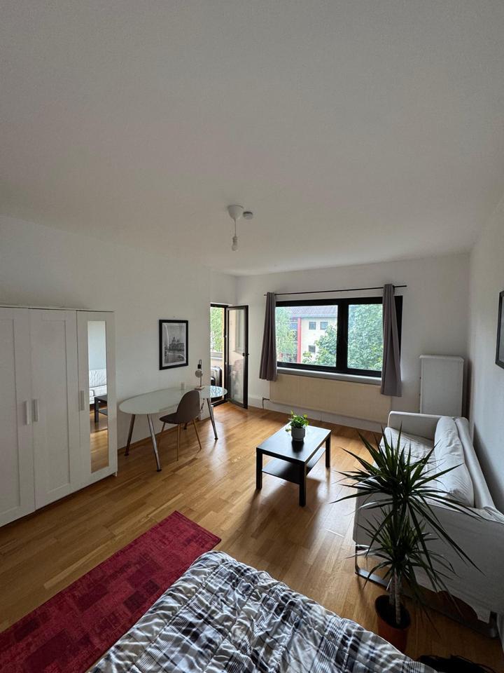 Cozy 21m2 Furnished Room in Shared apartment near U8