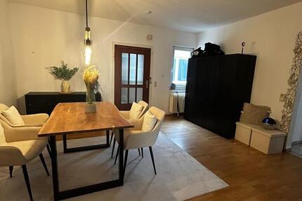 Gepflegte 4-Zimmer-Wohnung (78 m²) mit Einbauküche in Wilhelmstr. 4 zimmer