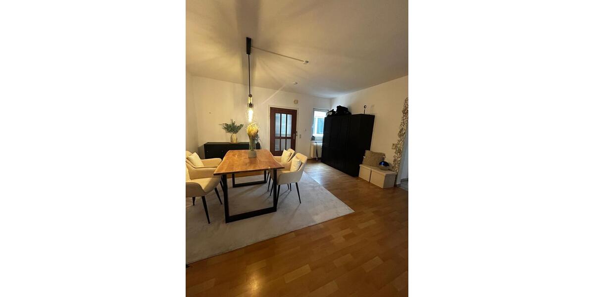 Gepflegte 4-Zimmer-Wohnung (78 m²) mit Einbauküche in Wilhelmstr. 4 zimmer