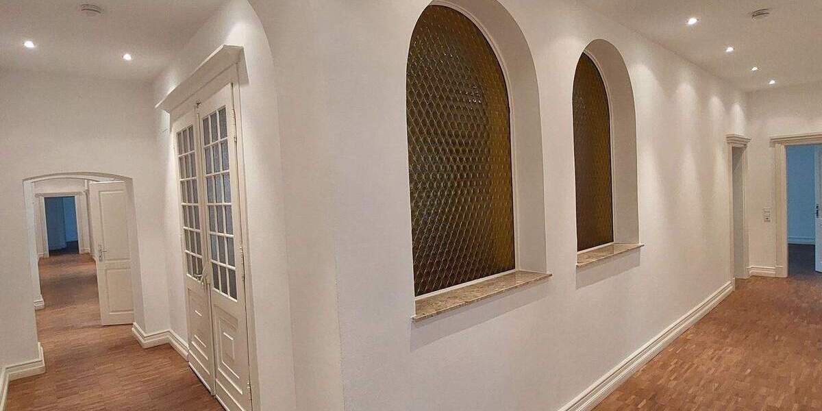 Etagenwohnung Trier Innenstadt - 7 Zimmer, 212 m&sup2;, 2.400&euro; | Angebot:25770106