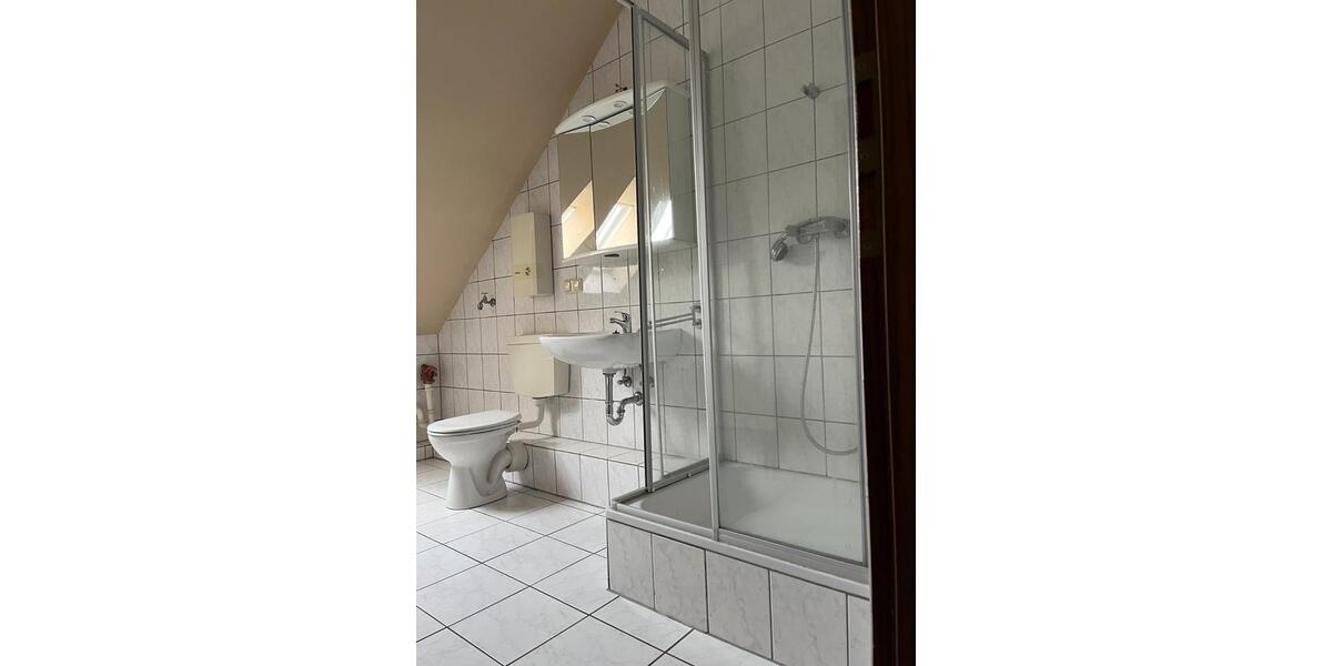 Dachgeschoßwohnung Werdohl - 3 Zimmer, 69 m&sup2;, 500&euro; | Angebot:24687380