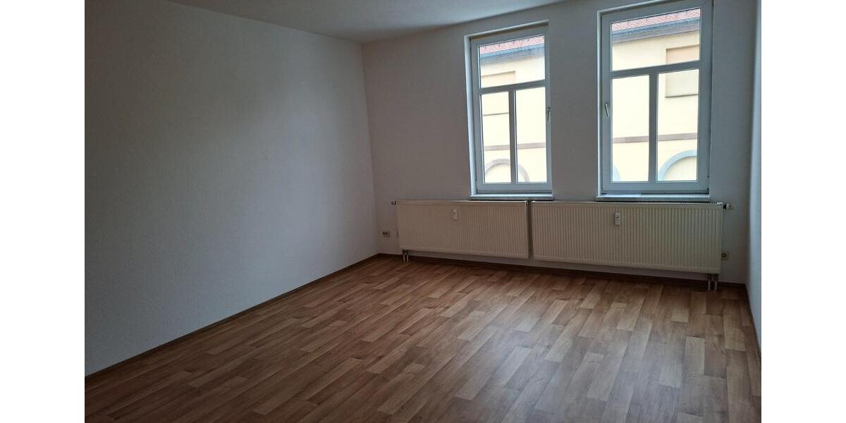 Etagenwohnung Hildburghausen - 4 Zimmer, 74 m&sup2;, 450&euro; | Angebot:25062052