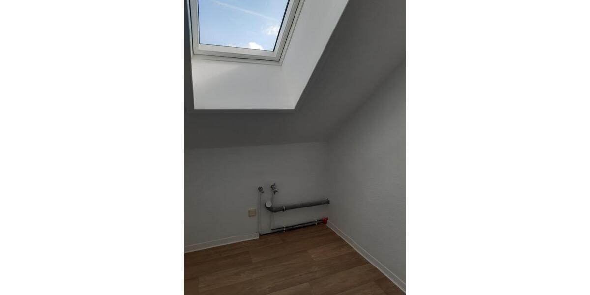 Dachgeschoßwohnung Dessau-Roßlau Dessau - 1 Zimmer, 28 m&sup2;, 225&euro; | Angebot:26461263