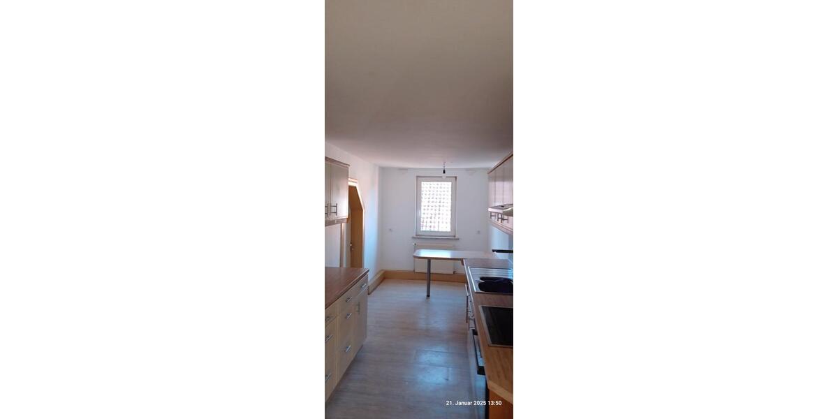Dachgeschoßwohnung Delligsen - 5 Zimmer, 135 m&sup2;, 650&euro; | Angebot:26059378