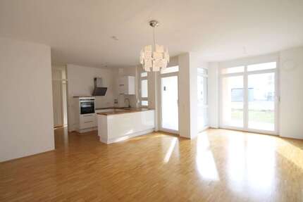 Wohnung Augsburg Pfersee - 3 Zimmer, 79 m&sup2;, 1.100&euro; | Angebot:25154938