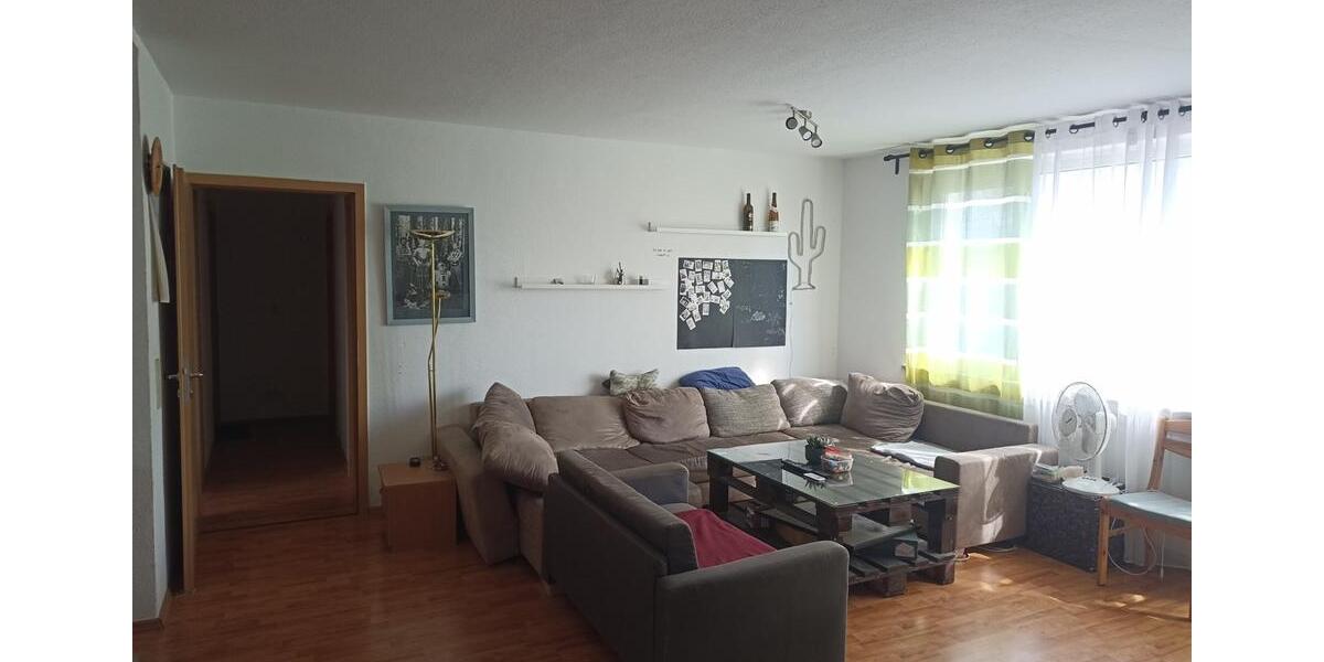 Schönes Zimmer in geräumiger 3-Zimmer-WG ab 01.02. frei 1 zimmer