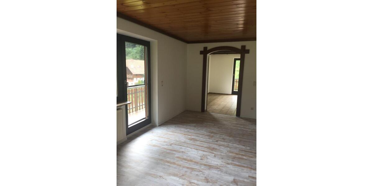 Erdgeschoßwohnung Hornberg - 4 Zimmer, 106 m&sup2;, 1.250&euro; | Angebot:26626728
