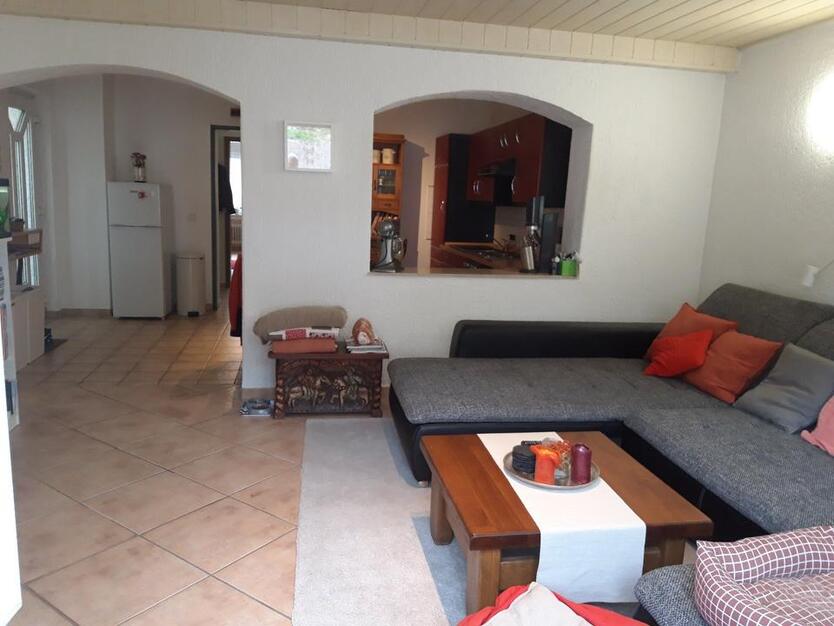 Schöne 3 Zimmer KB Wohnung 80 qm + Garagenstellplatz zimmer