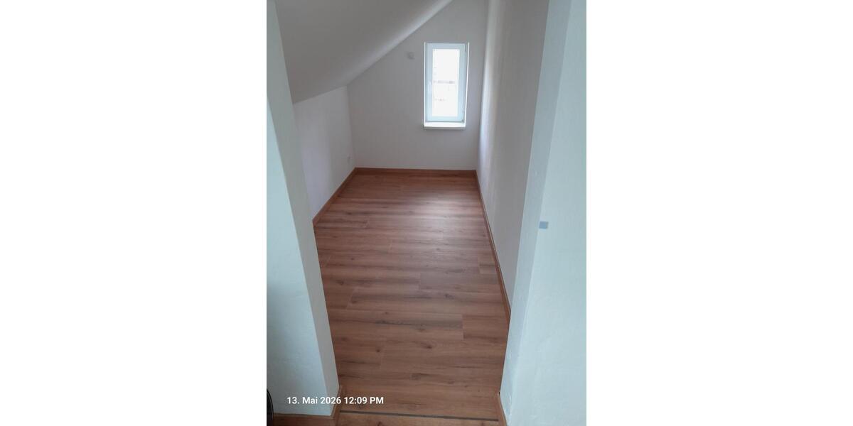 Dachgeschoßwohnung Varel - 2 Zimmer, 70 m&sup2;, 750&euro; | Angebot:26652733