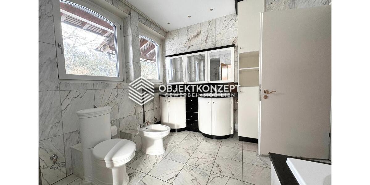 Etagenwohnung Engen - 7 Zimmer, 320 m&sup2;, 2.800&euro; | Angebot:24662337