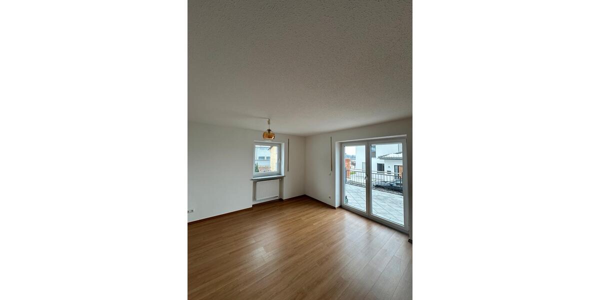 Etagenwohnung Winzer - 6 Zimmer, 176 m&sup2;, 1.350&euro; | Angebot:24280302