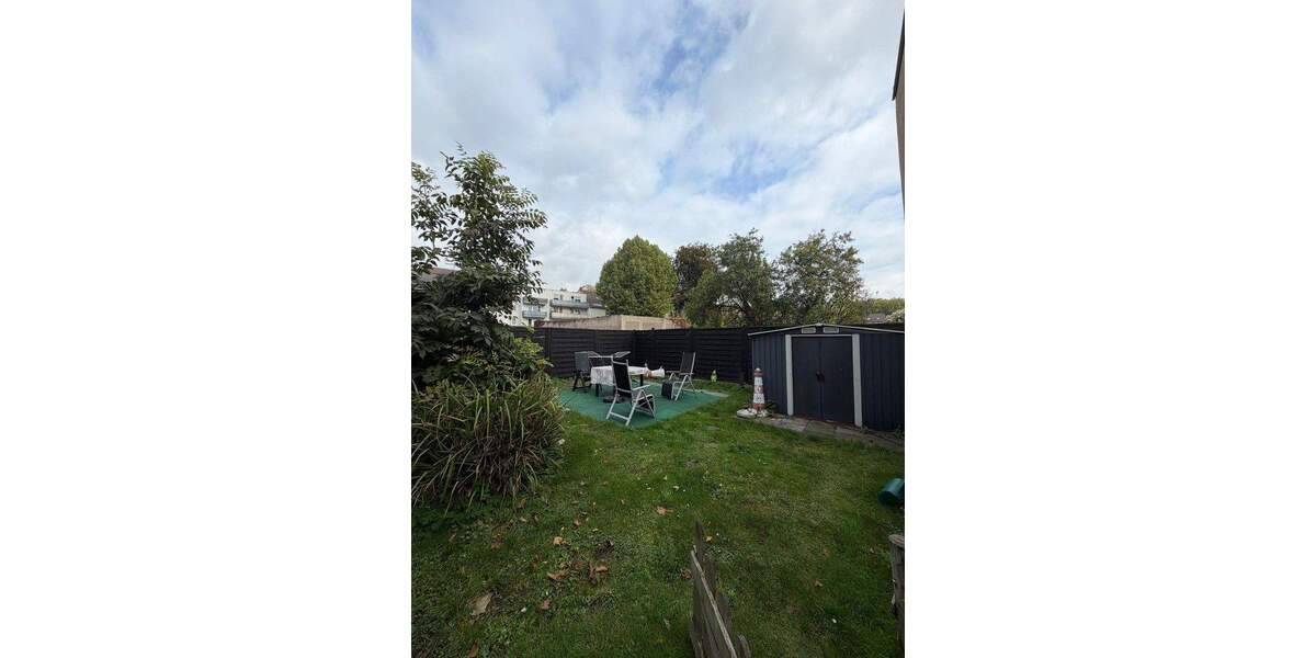 Ruhiges, schönes Hinterhaus mit eigenem Garten und Einbauküche 3 zimmer