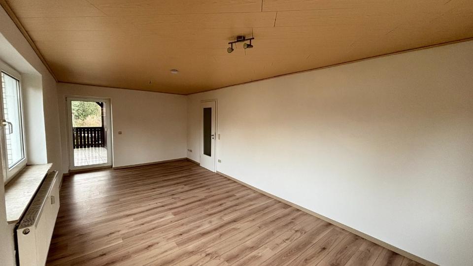 Erdgeschoßwohnung Eschershausen - 4 Zimmer, 94 m&sup2;, 570&euro; | Angebot:24312510