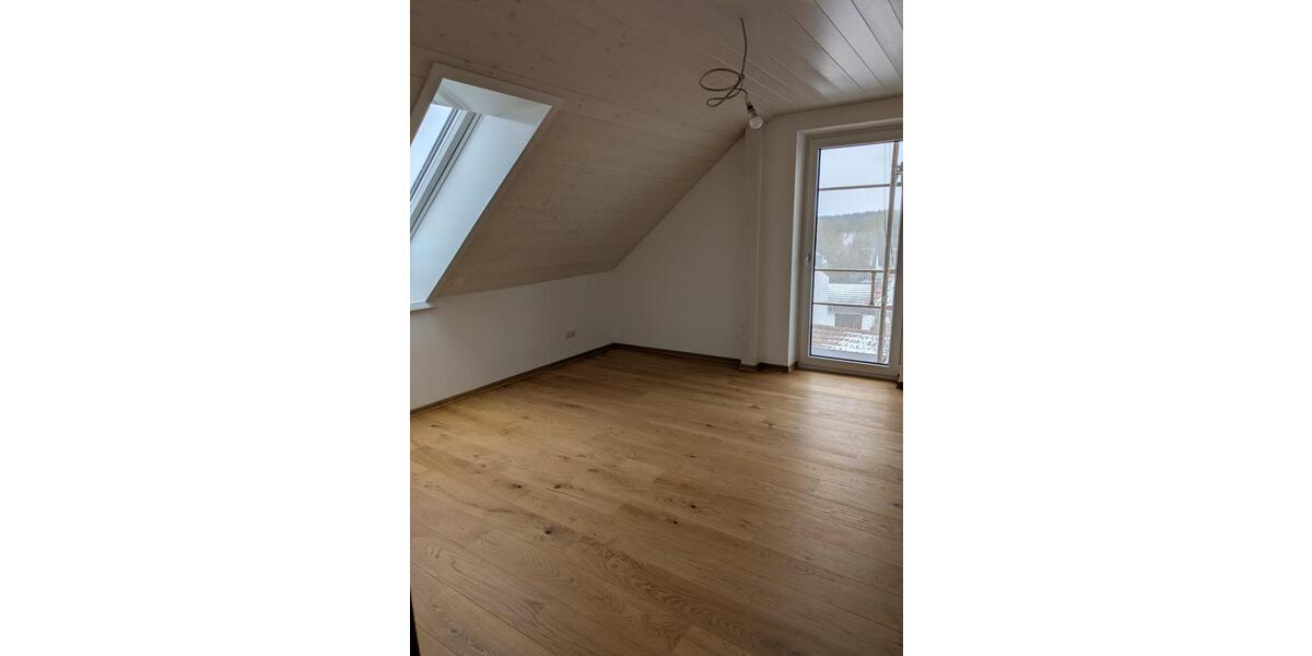 Dachgeschoßwohnung Kirchdorf an der Amper - 3 Zimmer, 90 m&sup2;, 1.200&euro; | Angebot:25310507