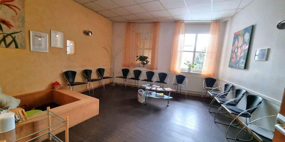 Gewerbeobjekt Amberg - 6 Zimmer, 1.700&euro; | Angebot:24905896