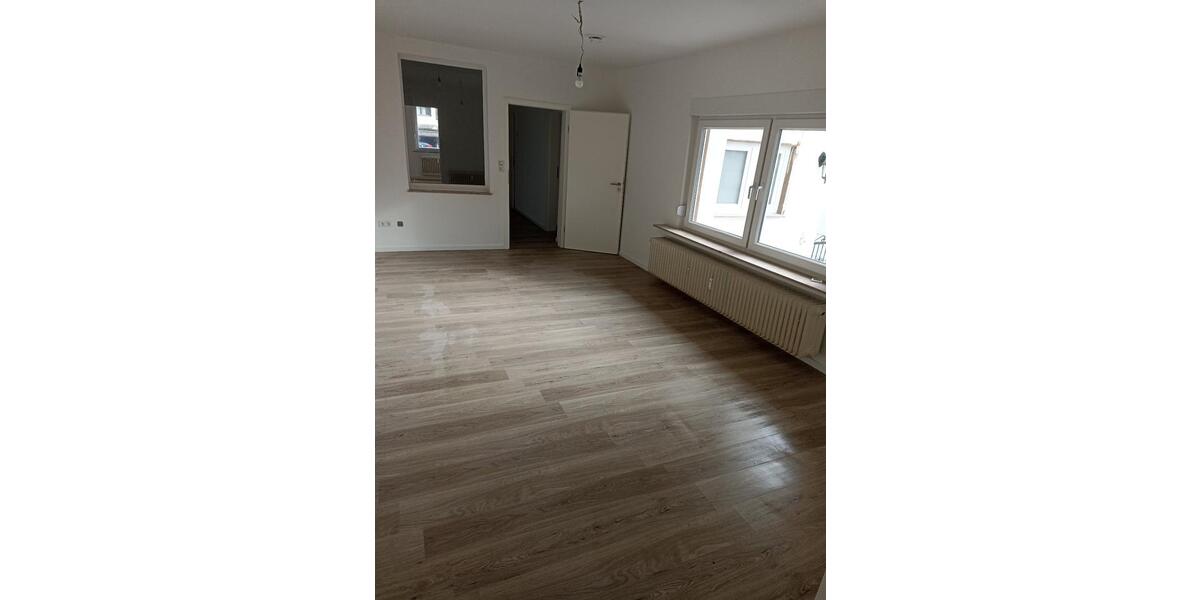 Hochparterre Bad Neuenahr-Ahrweiler Ahrweiler - 1 Zimmer, 85 m&sup2;, 800&euro; | Angebot:26004333