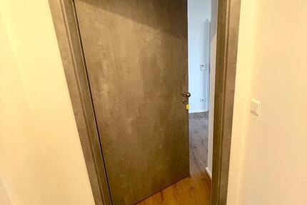 Erstbezug mit Balkon und EBK: Geschmackvolle 4-Raum-Wohnung mit g 4 zimmer