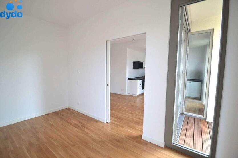 Wohnen in bester Lage - diese Zwei-Zimmerwohnung erwartet Sie samt Einbauküche und Balkon 2 zimmer