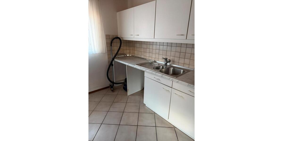 Erdgeschoßwohnung Albersweiler - 4 Zimmer, 160 m&sup2;, 1.150&euro; | Angebot:26580460