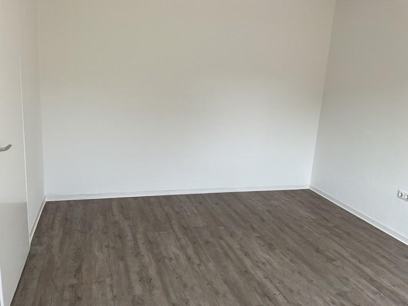 Moderne 3-Zimmer-Wohnung mit Balkon zum kurzfristigen Bezug