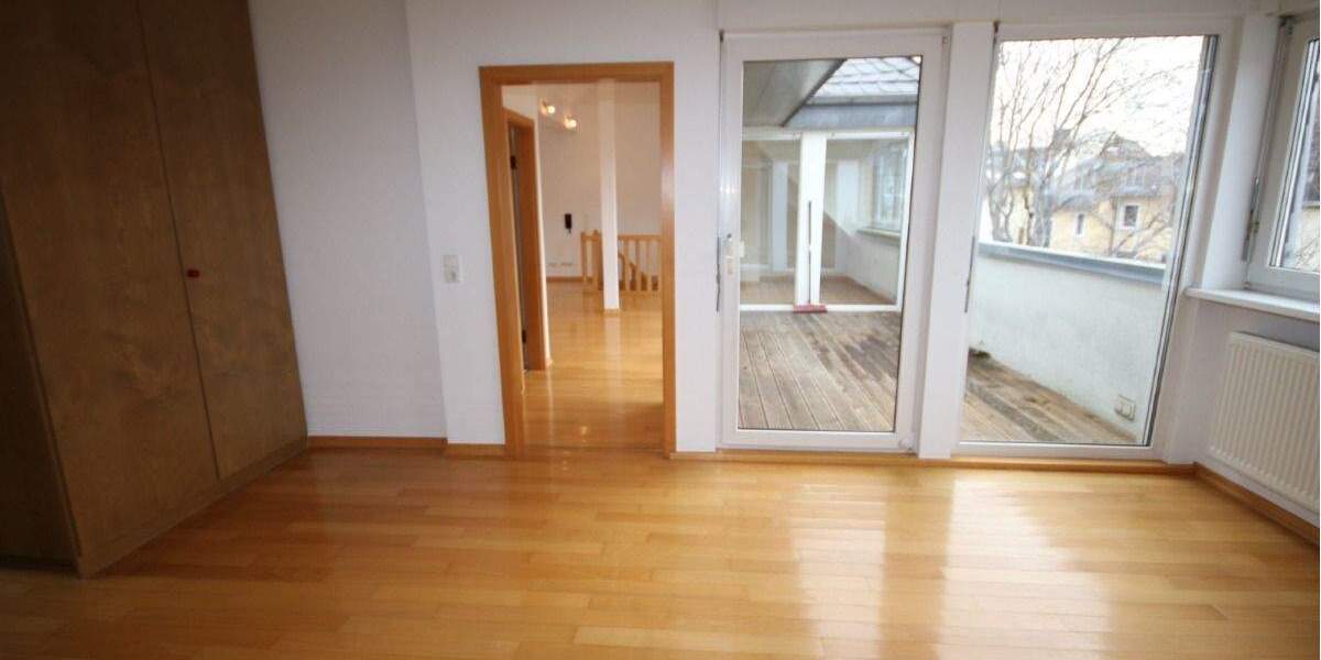 Etagenwohnung Frankfurt am Main Bornheim - 5 Zimmer, 145 m&sup2;, 2.550&euro; | Angebot:25110323