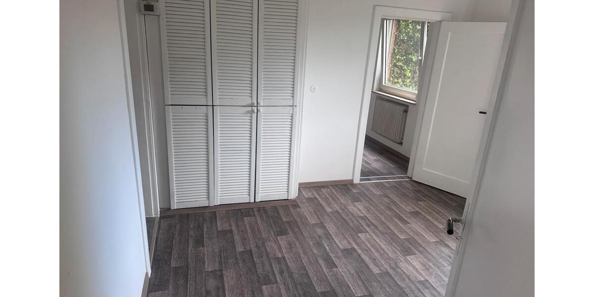Etagenwohnung Hatten - 6 Zimmer, 130 m&sup2;, 1.130&euro; | Angebot:26564033