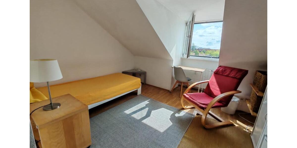 Dachgeschoßwohnung Unterföhring - 1 Zimmer, 20 m&sup2;, 770&euro; | Angebot:26612668