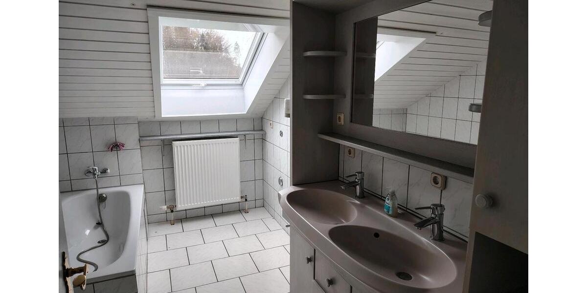 Dachgeschoßwohnung Rötz - 4 Zimmer, 100 m&sup2;, 500&euro; | Angebot:26101485