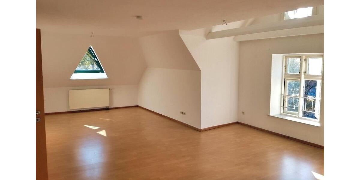 Dachgeschoßwohnung Tönning - 2 Zimmer, 82 m&sup2;, 650&euro; | Angebot:26557049