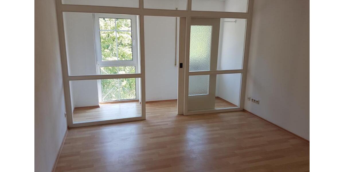 Etagenwohnung Nittendorf - 1 Zimmer, 32 m&sup2;, 395&euro; | Angebot:24270768