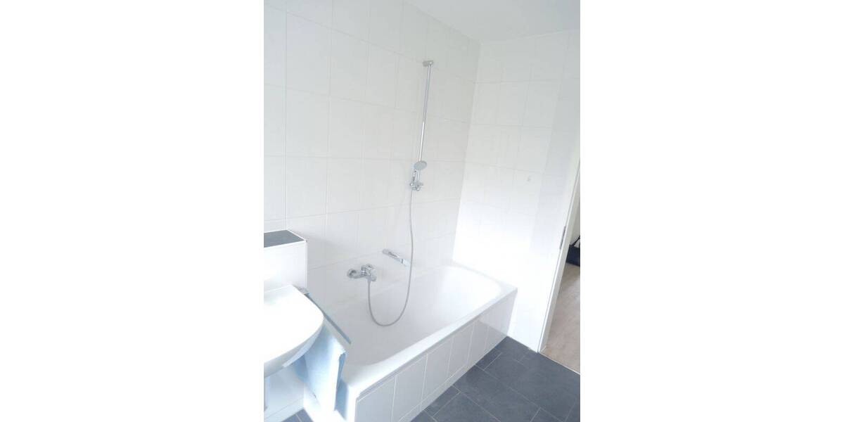 Renovierte und helle Erdgeschosswohnung mit Balkon in stadtnaher Wohnlage 2 zimmer