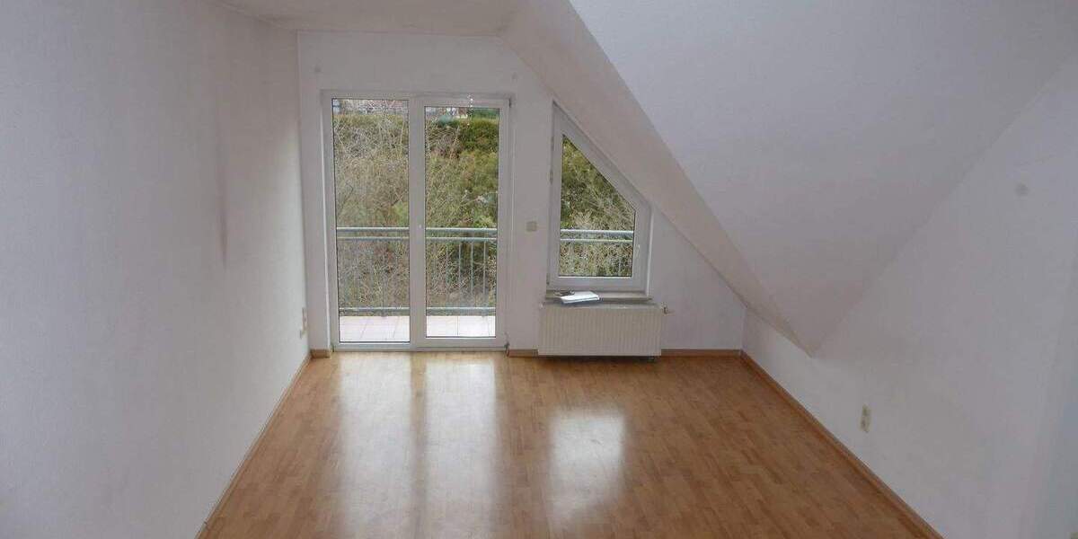 Etagenwohnung Rudolstadt Volkstedt - 4 Zimmer, 81 m&sup2;, 660&euro; | Angebot:25814016