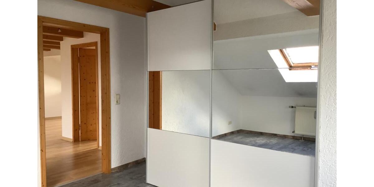 Dachgeschoßwohnung Salzweg - 3 Zimmer, 800&euro; | Angebot:23396158