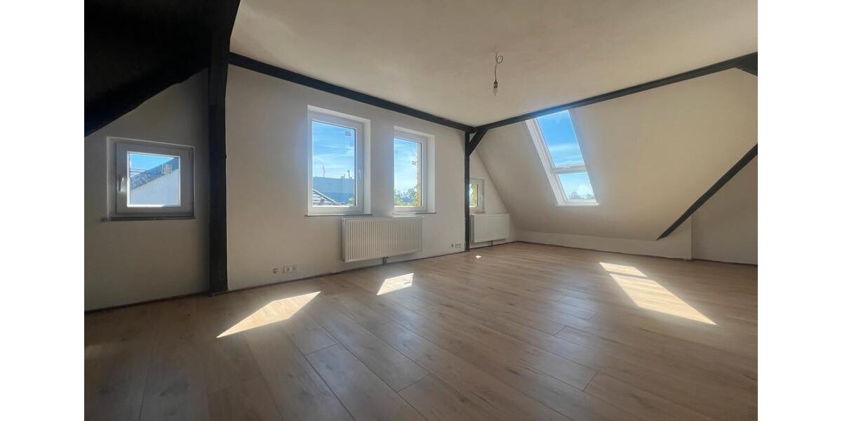 Dachgeschoßwohnung Selb - 2 Zimmer, 87 m&sup2;, 800&euro; | Angebot:26432515