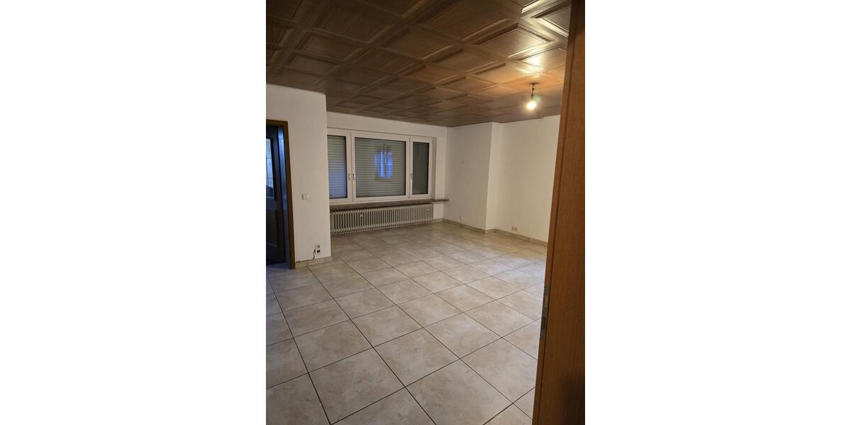 Charmante 3-Zimmer-Wohnung mit Wintergarten und Garage 3 zimmer