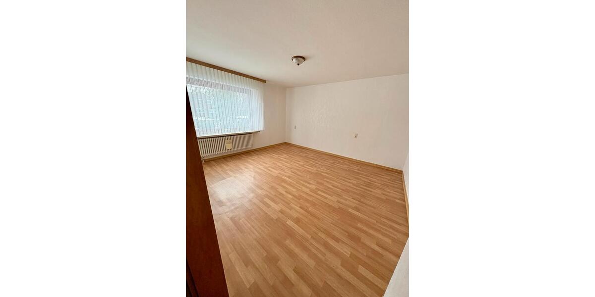 Erdgeschoßwohnung Warmsen - 5 Zimmer, 140 m&sup2;, 980&euro; | Angebot:24841344