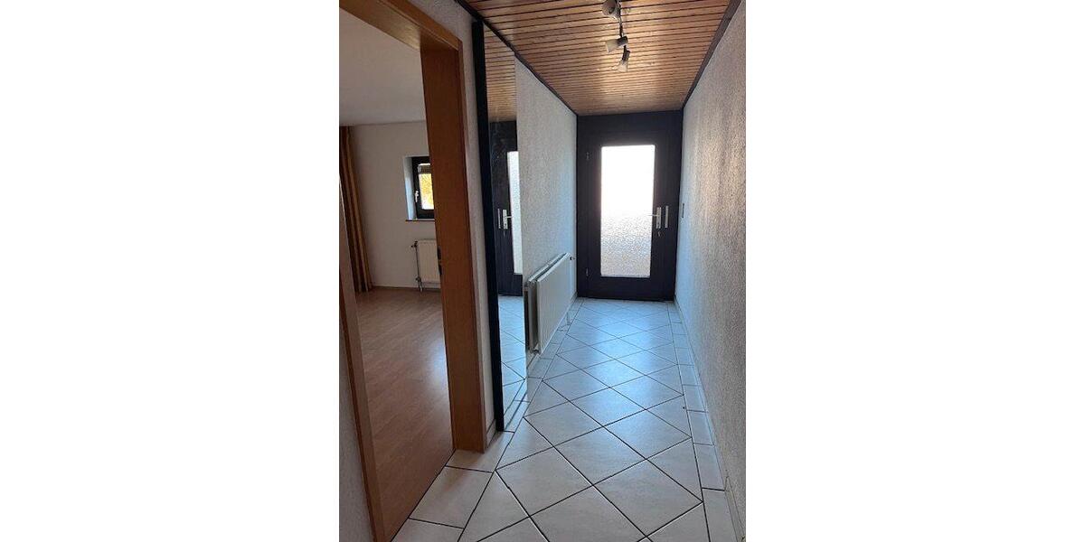 Etagenwohnung Waigolshausen - 3 Zimmer, 80 m&sup2;, 615&euro; | Angebot:26535686