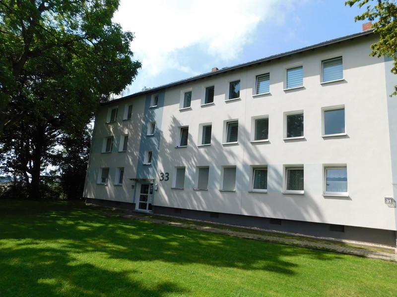 Einzugsbereit und neu renoviert für Sie! Gemütliche 3-R-Wohnung mit Balkon! zimmer