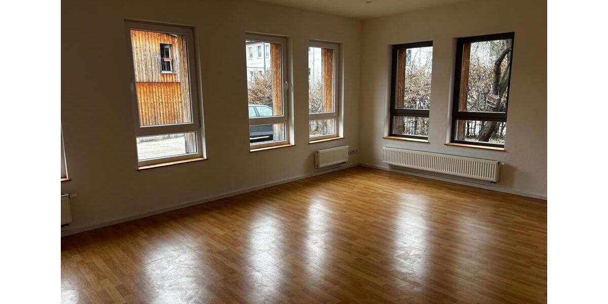 Etagenwohnung Eberswalde - 4 Zimmer, 120 m&sup2;, 1.300&euro; | Angebot:25646531
