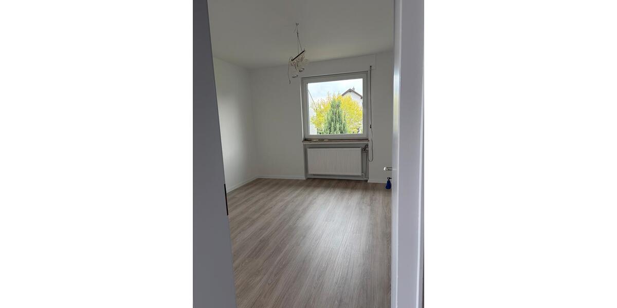 Einfamilienhaus Nackenheim - 8 Zimmer, 280 m&sup2;, 4.100&euro; | Angebot:26285958