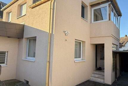 Gemütliches und gepflegtes Einfamilienhaus mit einem kleinen Hof! 6 zimmer