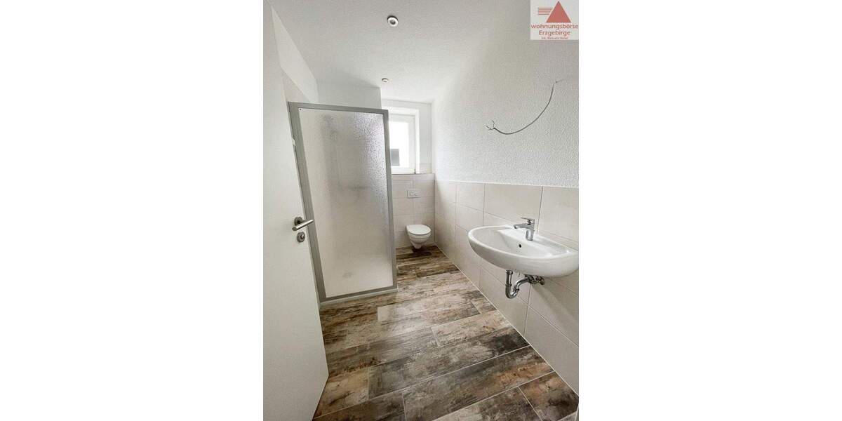 Etagenwohnung Aue-Bad Schlema OT Schlema Schlema - 4 Zimmer, 122 m&sup2;, 850&euro; | Angebot:24766032