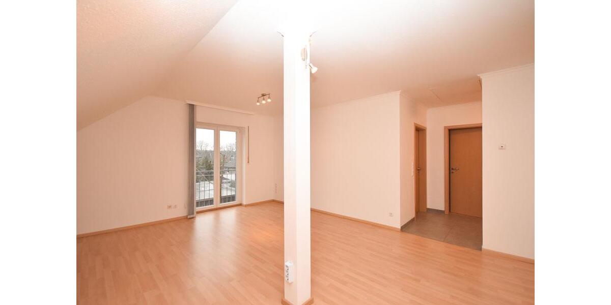 Dachgeschoßwohnung Sassenburg - 2 Zimmer, 63 m&sup2;, 600&euro; | Angebot:26424345